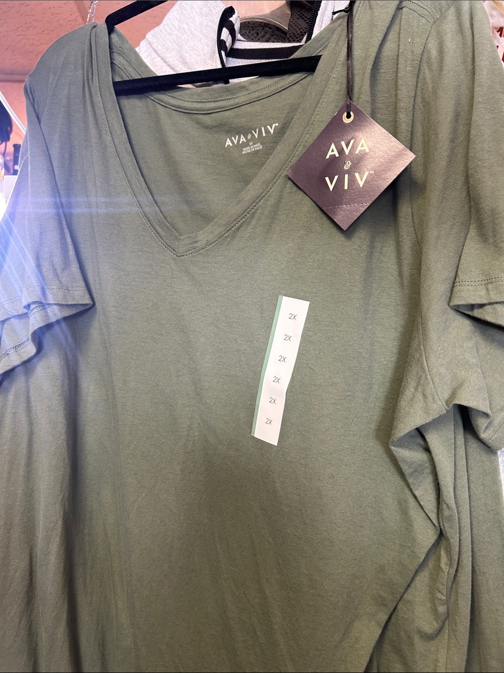 Ava & Viv Olive Green V-Neck Short Sleeve Tee